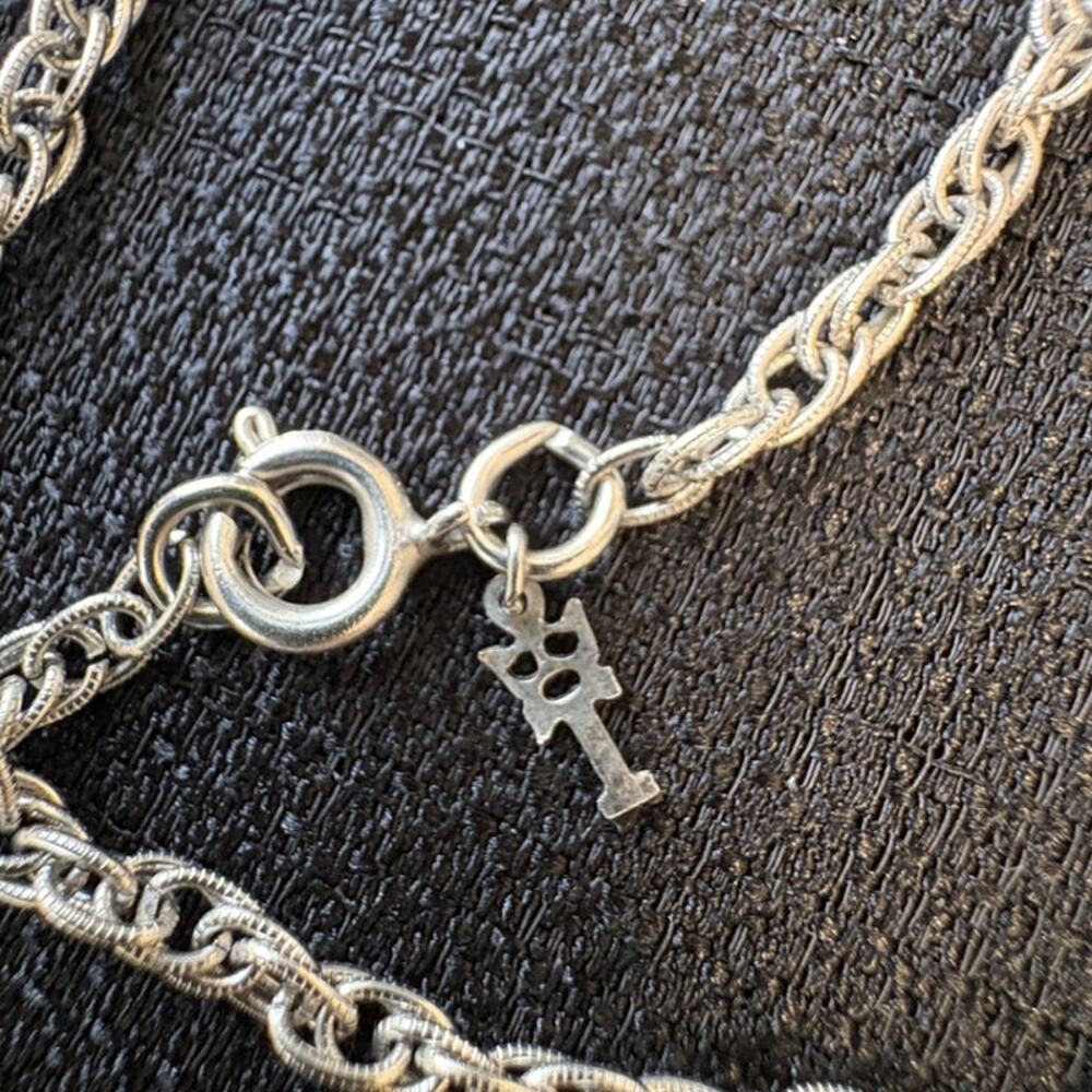 Crown Trifari Vintage Oval Locket Necklace 30” Silver Tone - Picture 4 of 4